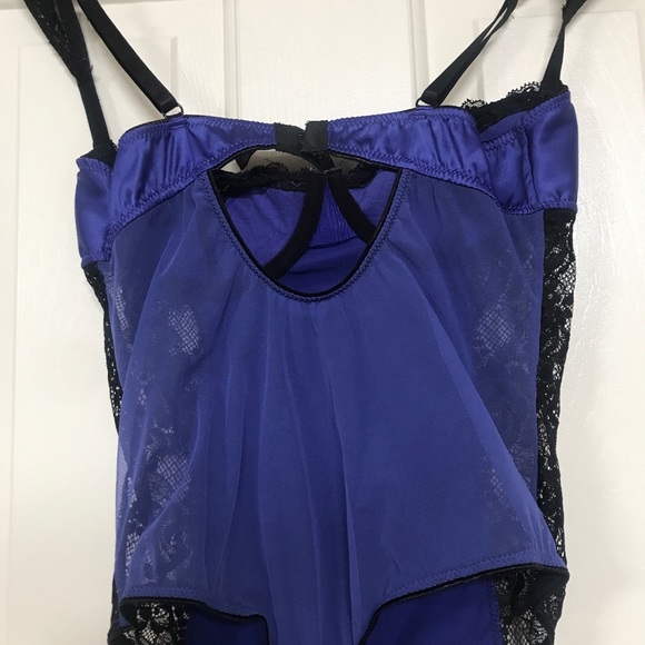 Fredrick’s Of Hollywood satinvlace lingerie teddy - Picture 2 of 16